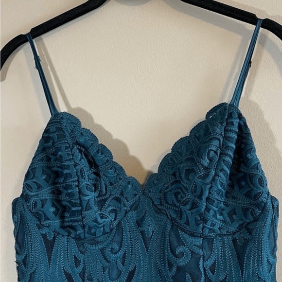 Bardot Gia Lace Midi Dress-NWT Size 4-Party/Holiday Dazzle - Picture 8 of 16